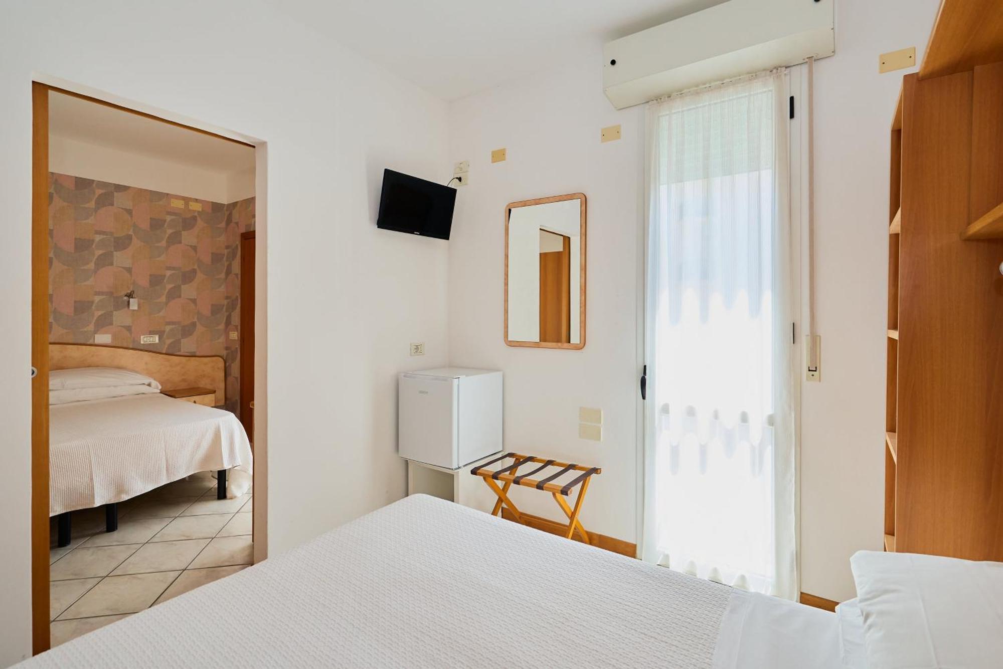 Hotel Acquario Rimini Bagian luar foto